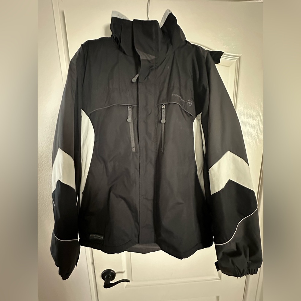 Men’s Skiing Parka + free Ski Pants both in Large & Excellent Cond